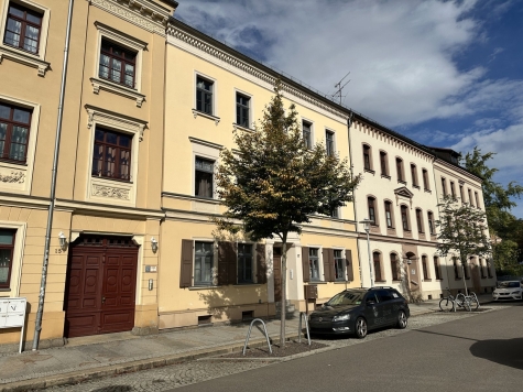 Vermietet ab 01.05.26! Großzügige 1-Raumwohnung mit Einbauküche in Zwickau! Denkmalschutz! - Außenansicht (3186)