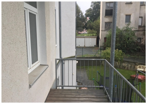 Geräumige, helle 2-Raum-Whg. im EG mit Balkon, Einbauküche und TV im Kochbereich, vermietet! - Balkon (1613)