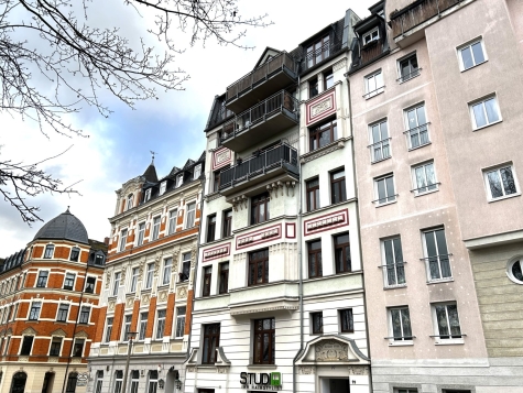 Vermietete 4-Raum-Wohnung mit Balkon, Tageslichtbad u. Gäste-WC in Plauen! Aufzug; Zentrumsnah! - Außenansicht (2777)