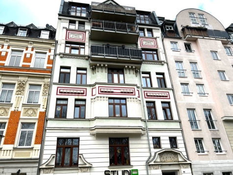 Vermietete 4-Raum-Wohnung mit Balkon, Tageslichtbad u. Gäste-WC in Plauen! Aufzug; Zentrumsnah! - Außenansicht (2780)