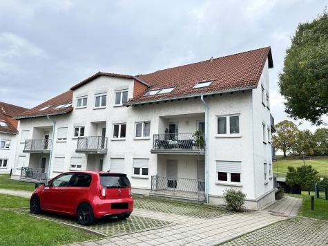 Frisch renoviert! 2-Raumwhg. mit Balkon, TG-Stpl. (duplex, saniert), Neubau 1997! - Außenansicht (7243)