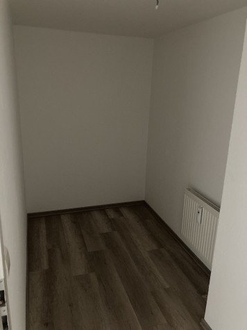 Helle, attraktive 2-Raumwohnung in Innenstadtlage! Leerstand! - Gardarobe (4883)