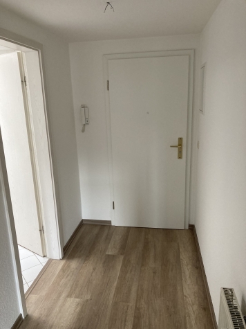 Helle, attraktive 2-Raumwohnung in Innenstadtlage! Leerstand! - Flur (4884)