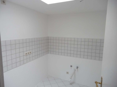 Helle, attraktive 2-Raumwohnung in Innenstadtlage! Leerstand! - Küche mit Oberlicht und Fliesenspiegel (4880)
