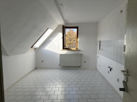 Helle 3-Raumwhg. (opt. 4 Raum) mit Stpl. & Tageslichtbad in Auerbach/V.! - Küche mit Fenster (7766)