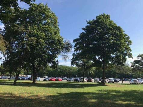 Zentrumsnahe 2-Raumwohnung mit Balkon! Vermietet! - Blick auf den Großparkplatz (9677)