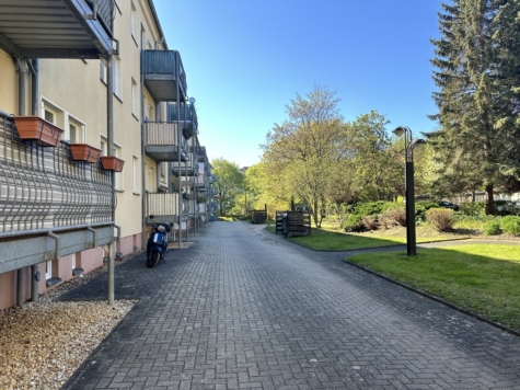 Zentrumsnahe 2-Raumwohnung mit Balkon! Vermietet! - Außenanlage (9673)