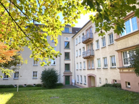 Zentrumsnahe 2-Raumwohnung mit Balkon! Vermietet! - Außenanlage (9671)