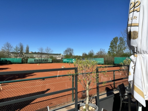 Zentrumsnahe 2-Raumwohnung mit Balkon! Vermietet! - Tennisanlage (9678)