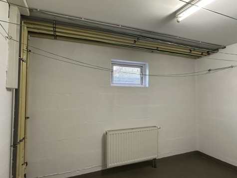 Gepflegte 4-Raum-Maisonette im 2.OG/DG mit Komfort-Bad u. Gäste-WC, zwei Stellplätze! - Trockenraum (790)