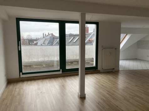 Schöne 3-Raum-Maisonette-WE mit Balkon und Terrasse! - Wohnzimmer, Loggia (6190)