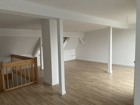 Schöne 3-Raum-Maisonette-WE mit Balkon und Terrasse! - Wohnzimmer, Loggia (6189)