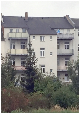 Schöne helle 3-Raum-Whg. im 1. OG mit Balkon, Laminat bzw. Fliesen, vermietet! - Ansicht Rückseite (3019)