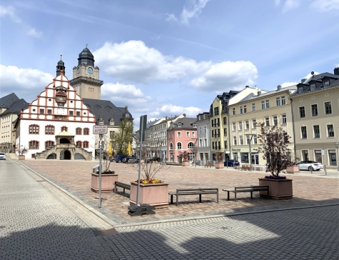 Schöne helle 3-Raum-Whg. im 1. OG mit Balkon, Laminat bzw. Fliesen, vermietet! - Marktplatz mit Rathaus (3030)