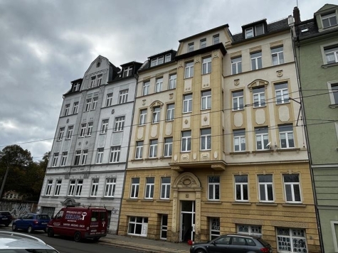 Schöne helle 3-Raum-Whg. im 1. OG mit Balkon, Laminat bzw. Fliesen, vermietet! - August-Bebel-Str. 99 mit Nachbarbebauung (3025)