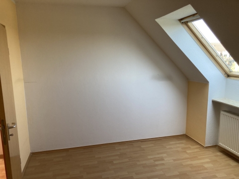 Vermietete 2-R.-DG-Whg., Loggia + TG-Stpl. + Aufzug! Laminat bzw. Fliesen, Nähe Zwickauer Mulde! - Schlafzimmer (4144)