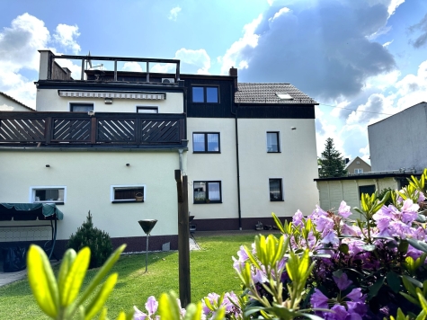 Wohnungspaket – 2 Wohnungen, davon 1 WE vermietet, mit Garage in ruhiger Lage! Nähe VW Mosel! - Außenansicht (1962)