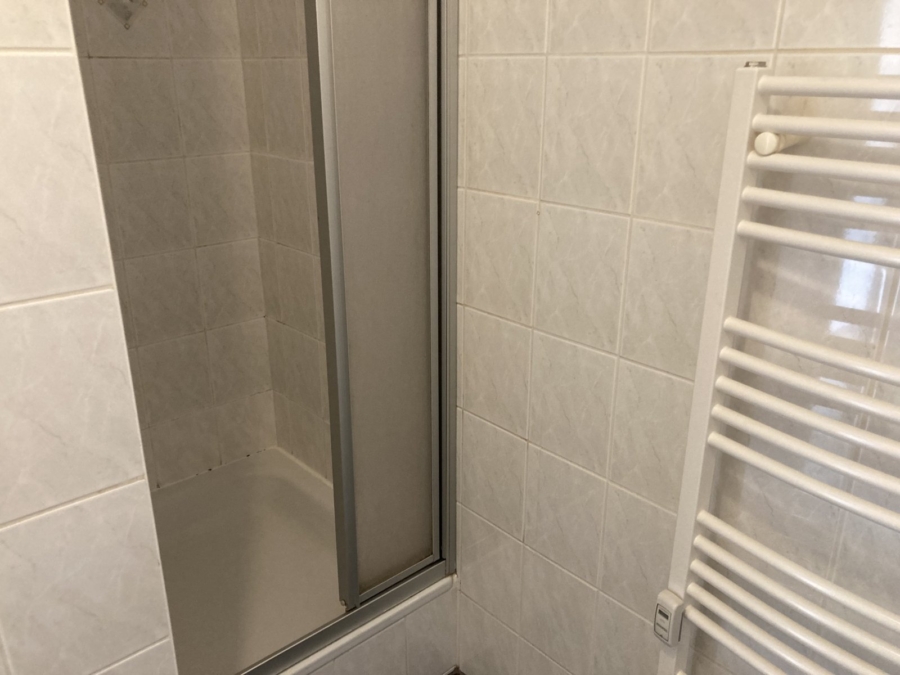 Badezimmer mit Dusche