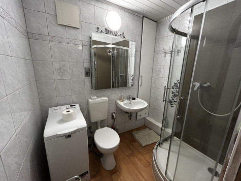 Helle 3-Raumwhg. mit Loggia und EBK in Zwickau-Mosel! - Bad mit Dusche (6318)