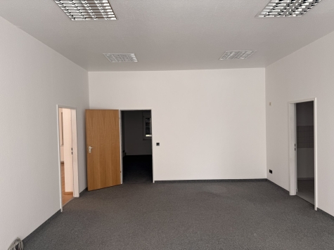 Zentrumsnahe Gewerbeeinheit mit zwei Stellplätzen in Freiberg! - Büro-/Ladenfläche 1 (6617)