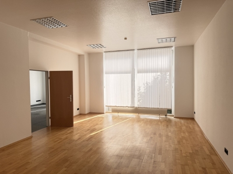 Zentrumsnahe Gewerbeeinheit mit zwei Stellplätzen in Freiberg! - Bürofläche 2 (6619)