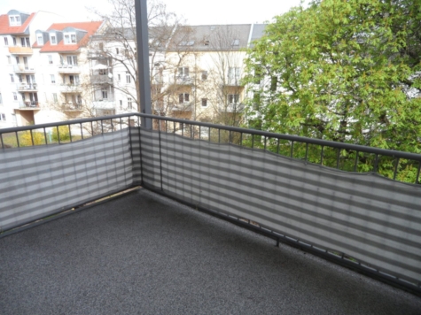 Helle, zentrumsnahe 3-Raumwohnung mit Balkon! - großer Balkon (12027)