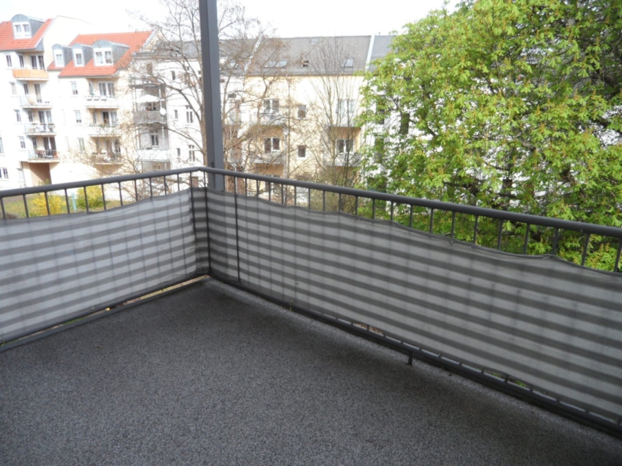 großer Balkon