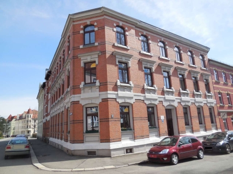 Großzügige 4-Raum-Whg. mit Balkon, Dachterrasse, Whirlpool-Wanne und Tageslichtbad! Vermietet! - Außenansicht (3448)