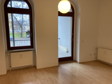 Ab 1.1.27! Zentrumsnahe, moderne Büroräume mit Balkon u. zwei Carport-Stellplätzen! - Büro 3 (7502)
