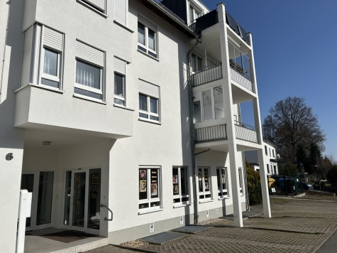 4-Raumwohnung mit Terrasse, Gäste-WC u. TG-Stpl. in ruhiger Lage! Leerstand! - Außenanlage (7648)