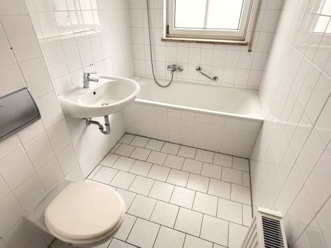 4-Raumwohnung mit Terrasse, Gäste-WC u. TG-Stpl. in ruhiger Lage! Leerstand! - Badezimmer (7640)