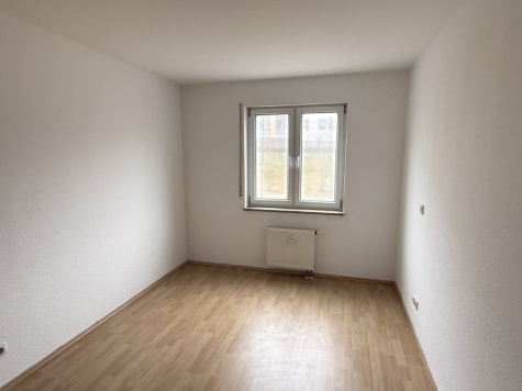 4-Raumwohnung mit Terrasse, Gäste-WC u. TG-Stpl. in ruhiger Lage! Leerstand! - Schlafzimmer (7637)