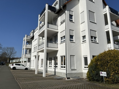 4-Raumwohnung mit Terrasse, Gäste-WC u. TG-Stpl. in ruhiger Lage! Leerstand! - IMG 3436 (7632)