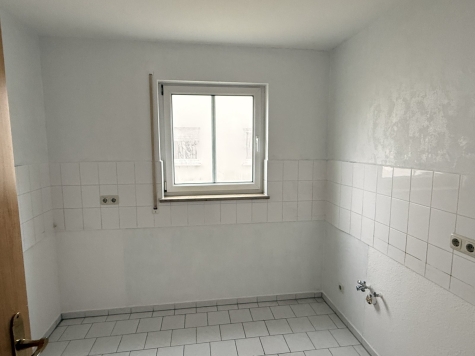 4-Raumwohnung mit Terrasse, Gäste-WC u. TG-Stpl. in ruhiger Lage! Leerstand! - Küche (7639)