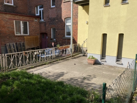 Ab 1.12.! 4-Raum-Wohnung mit Tageslichtbad, Terrasse und Carportstellpl.! - Terrasse (13334)